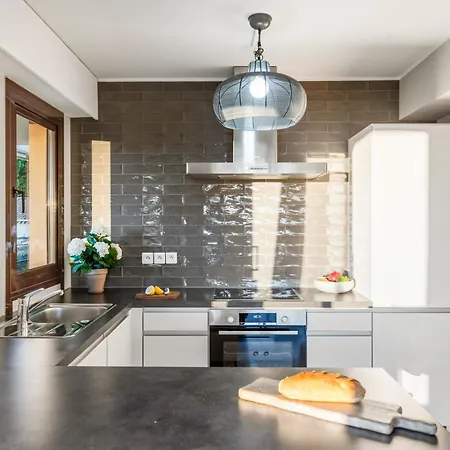 Vivre L Parking L Balcony L 15min To La Croisette דירה