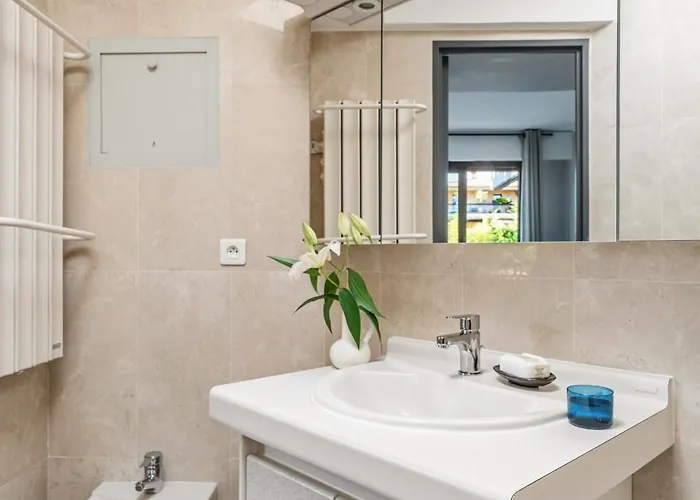 Vivre L Parking L Balcony L 15min To La Croisette * קאן