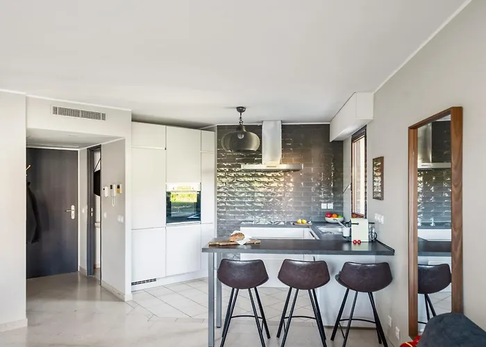 Vivre L Parking L Balcony L 15min To La Croisette דירה קאן