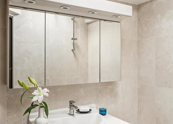 Vivre L Parking L Balcony L 15min To La Croisette קאן